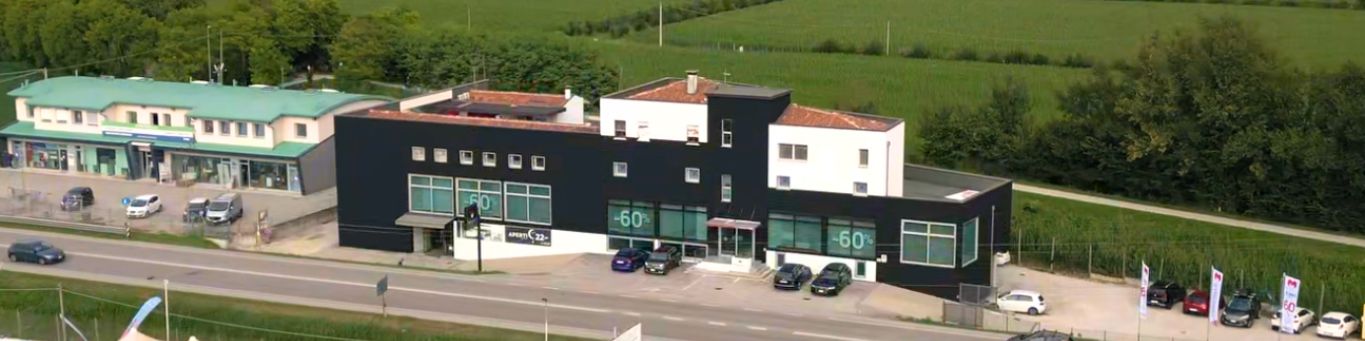 mobilificio aperto la domenica